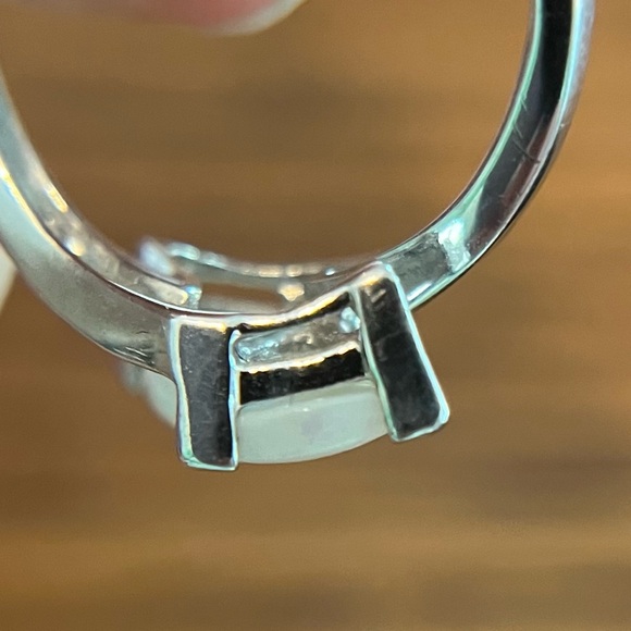 Bypass Oval 10K White Gold Ring with Accent Diamonds, size 4.5 - Picture 12 of 14